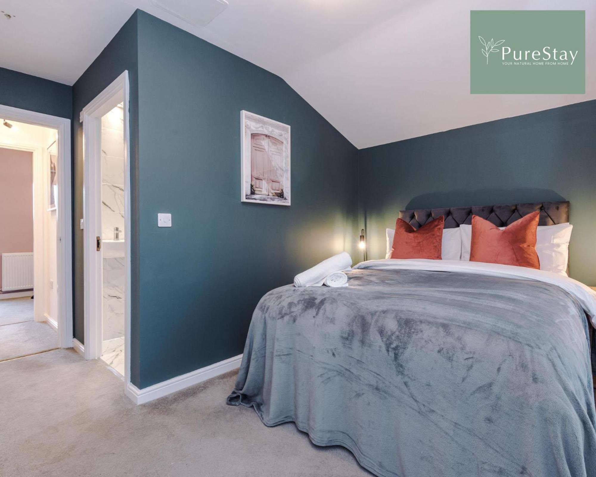 Stunning Five Bedroom Manchester House With Free Parking By Purestay Short Lets & Serviced Accommodation Экстерьер фото