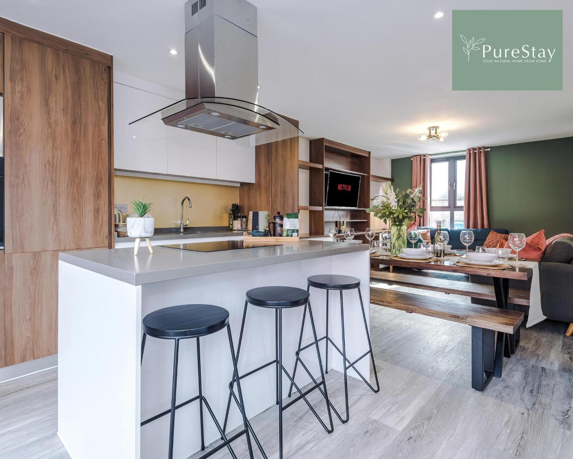 Stunning Five Bedroom Manchester House With Free Parking By Purestay Short Lets & Serviced Accommodation Экстерьер фото