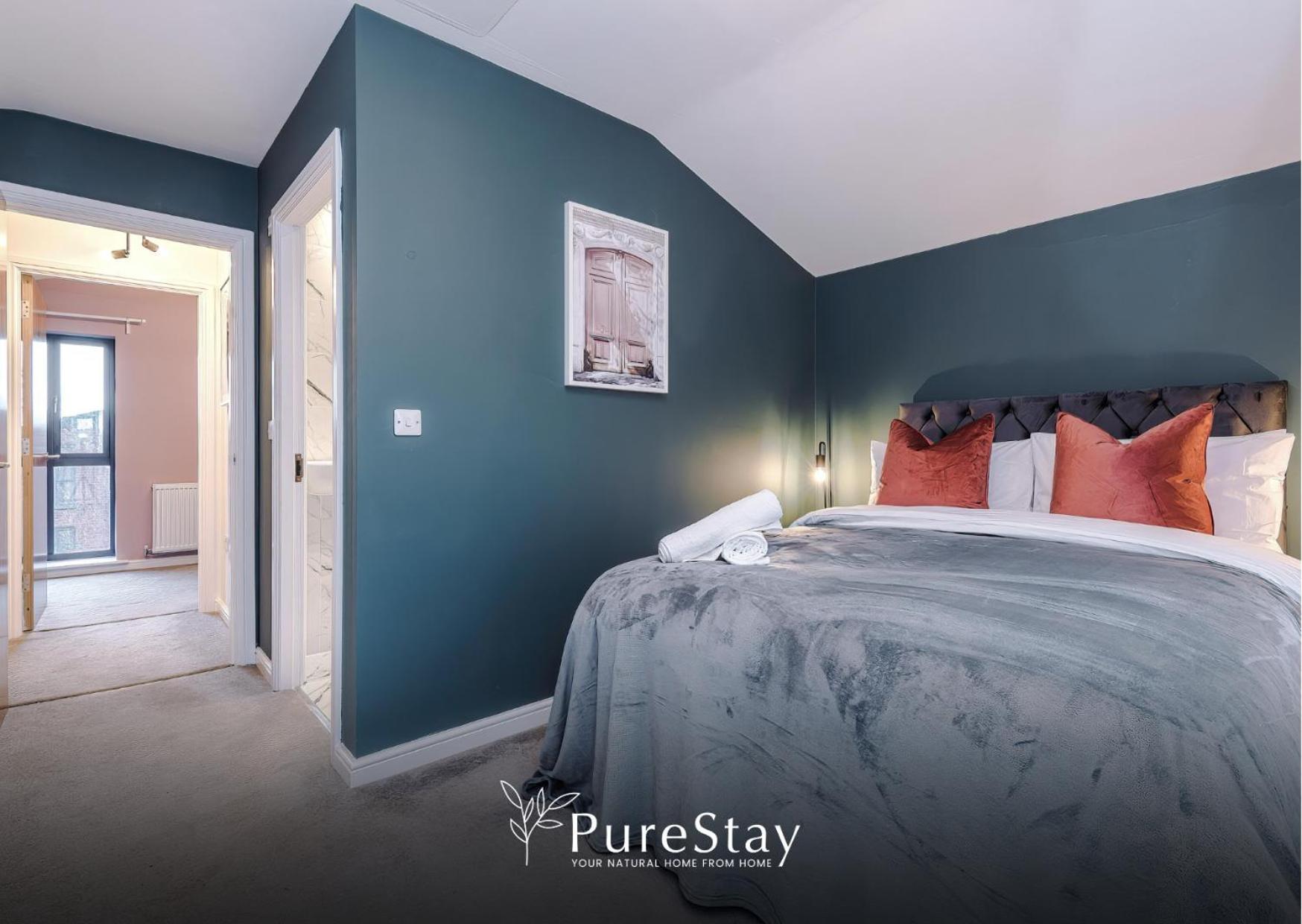 Stunning Five Bedroom Manchester House With Free Parking By Purestay Short Lets & Serviced Accommodation Экстерьер фото